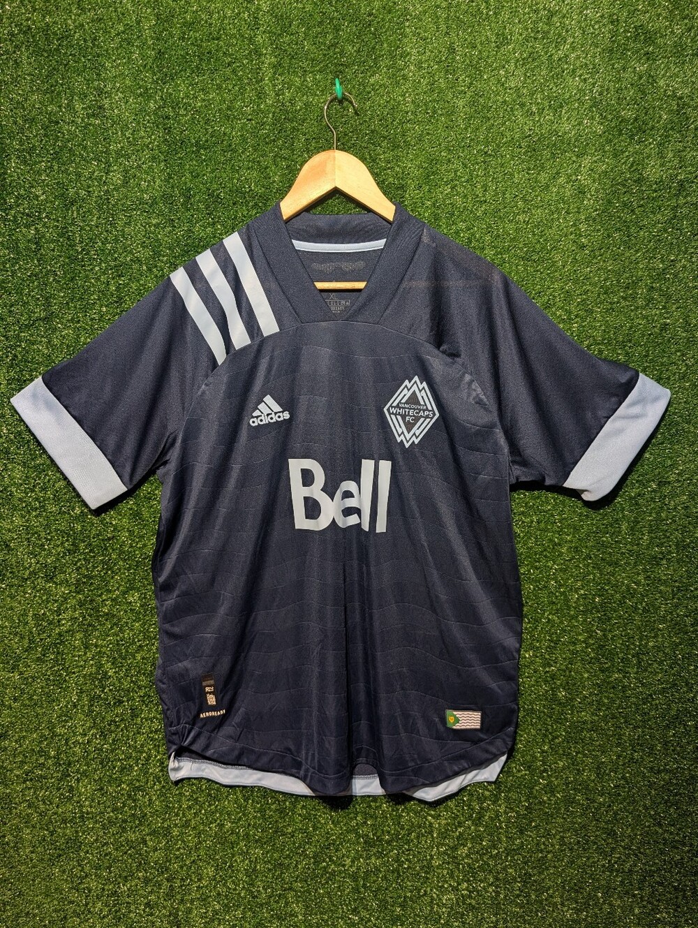 Adidas Men's Vancouver Whitecaps FC 2020/2021 Away "Wave" Soccer Jersey Men’s XL